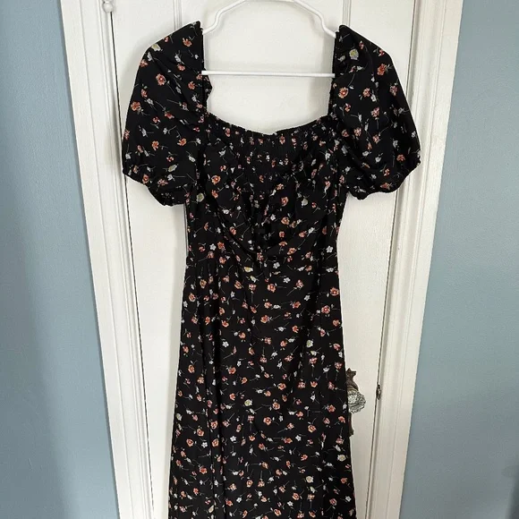 Black Floral Puff Sleeve Midi Dress - Picture 1 of 6